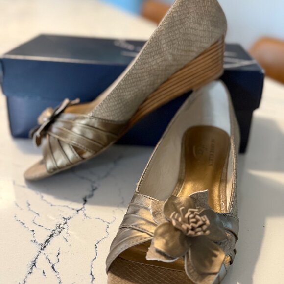 Anne Klein Boone Peep-Toe Wedge | 60156928-3YE | Women's 8.5 | Metallic Bronze - Picture 3 of 10